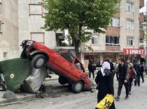 İstanbul Bağcılar'da feci kaza! Freni boşalan kamyon dehşet saçtı
