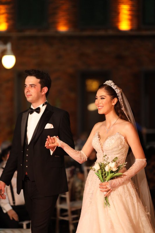 Gönül Dağı’nın Elif’i Manisa’da evlendi 