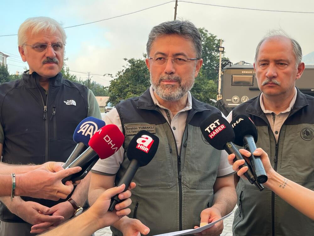 izmirde-korkunc-bilanco-16-ev-kul-oldu-6-ilde-ekipler-alevlerle-mucadele-ediyor-1723824942810_1