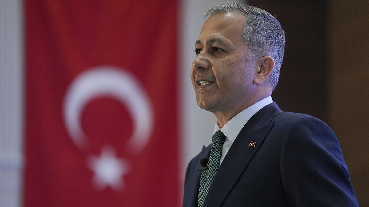 Bakan Yerlikaya: Organize suç örgütü üyesi 5 kişi tutuklandı