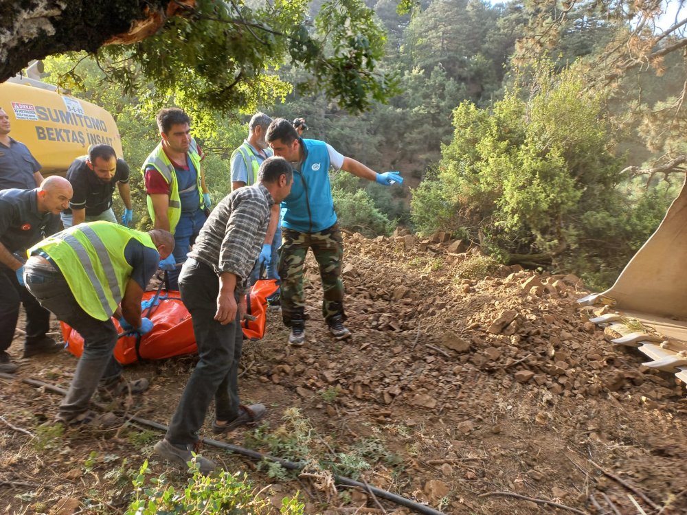 Bergama'daki korkunç kazada operatör hayatını kaybetti