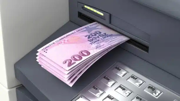 Emekli maaşına haciz riski ! Sözleşme imzalarken aman dikkat… Uzmanından kritik uyarı