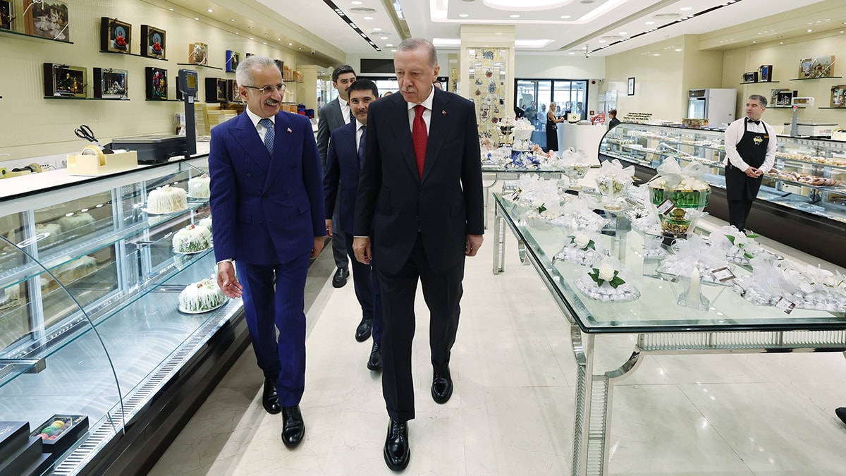 Erdoğan'dan pastane ziyareti