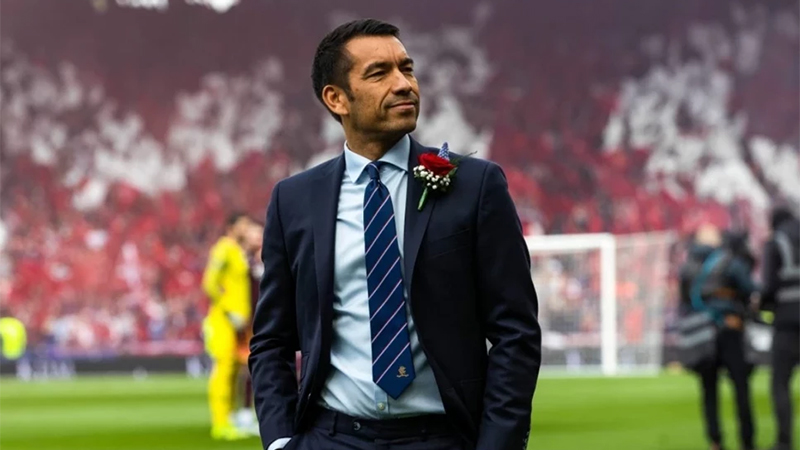 Giovanni van Bronckhorst rekor kırdı!