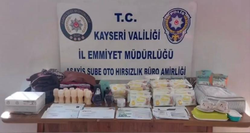 Hırsızın kargo aracını çalma anı kamerada