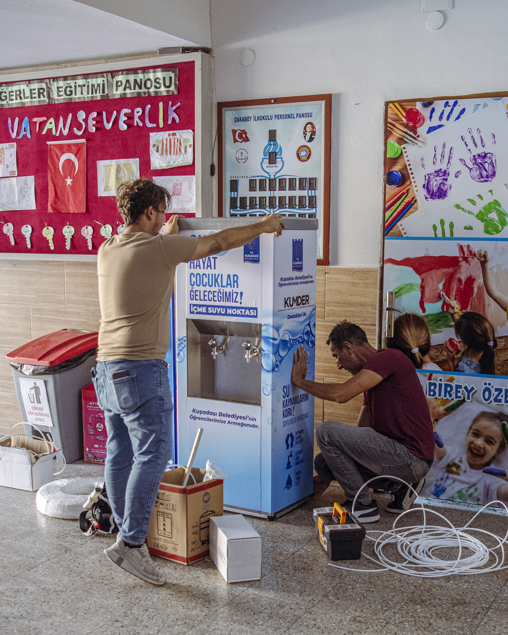 Kuşadası’nda öğrenciler sağlıklı içme suyuna ücretsiz ulaşıyor