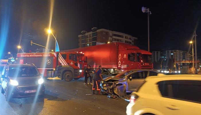 Malatya'da zincirleme trafik kazasında 3 kişi yaralandı