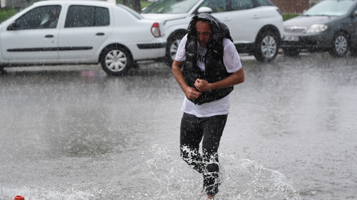 Meteoroloji duyurdu: 3 il için kuvvetli sağanak uyarısı
