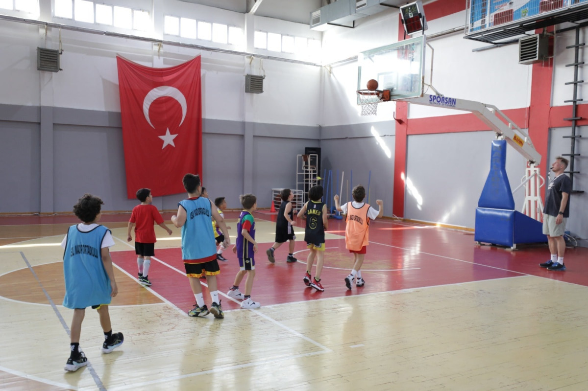 Narlıdere Belediyesi'nin spor kursları başlıyor