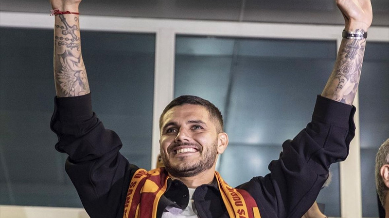 Sakatlığı nedeniyle Arjantin'e gitmişti: Icardi, İstanbul'a döndü!