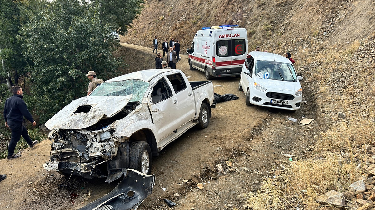 Şehidin yakınlarının bulunduğu pikap şarampole devrildi: 1 kişi öldü, 5 yaralı