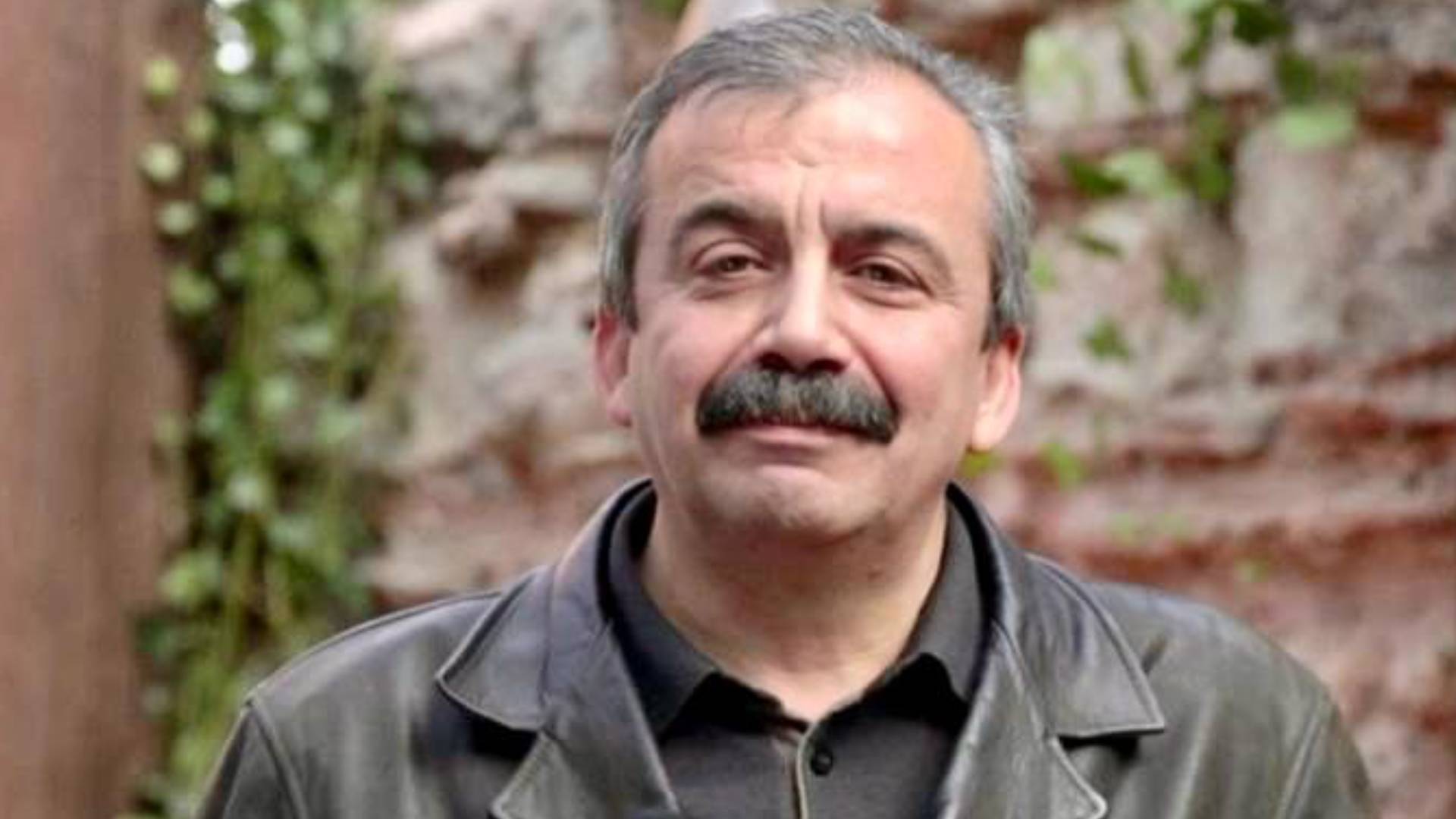 Sırrı Süreyya Önder, film ve diziler üzerine yazılarıyla T24’te