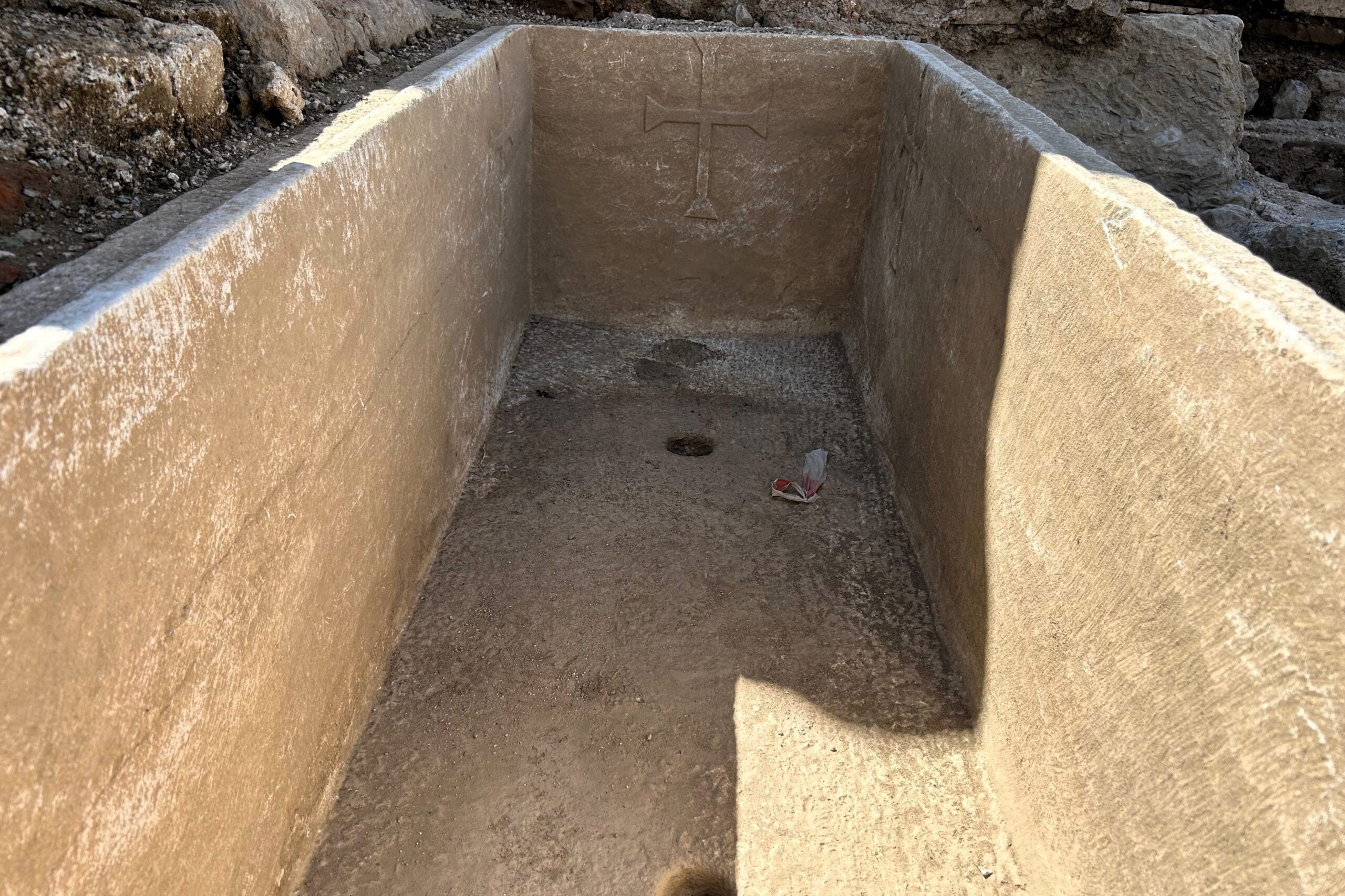 Tam bin 800 yıllık tarih: İzmir’de Romalı gladyatörün lahiti bulundu