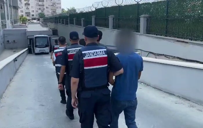 Uyuşturucu tacirlerine operasyon: 12 tutuklama