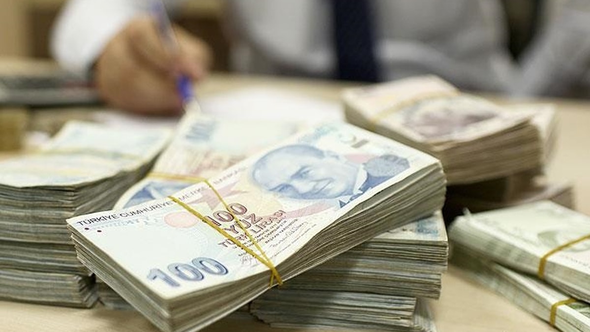 Zimmetine 1 milyon lira geçiren katibe tahliye