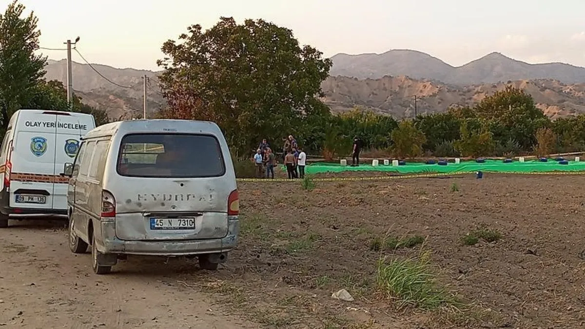 Zirai ilaç olan havuza düşen 5 yaşındaki çocuğu kurtarmak isteyen 3 kişiden 2'si öldü