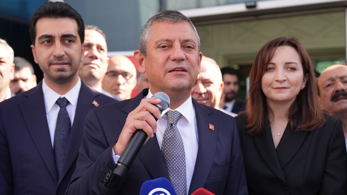 Özgür Özel'den Cumhurbaşkanı Erdoğan'a İstanbul Sözleşmesi çağrısı
