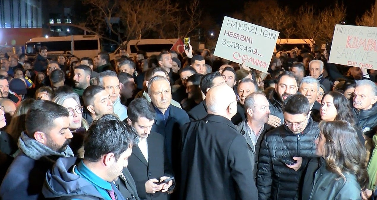 CHP'den YÖK önünde diploma tepkisi