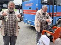 70 yaşındaki adamın mesleği şaşkına çevirdi! Her gün çuvalla bozuk para taşıyor