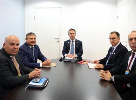 Bakan Bayraktar, Azerbaycan, Venezuela, Irak ve Kazakistan enerji bakanlarıyla görüştü