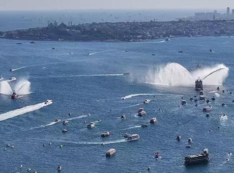 Boğaz'da 15 Temmuz korteji! 253 şehidin anısına 253 tekne