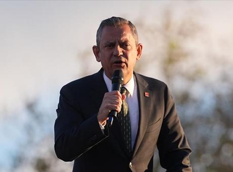 CHP Genel Başkanı Özel İmamoğlu'nu cezaevinde ziyaret etti