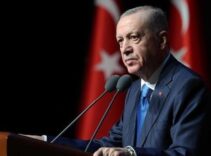 Cumhurbaşkanı Erdoğan, KKTC dönüşünde uçakta önemli mesajlar verdi: ‘Şara’yı yalnız bırakmayacağız’