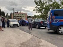 Film sahnelerini aratmayan olay! Yaralı halde otomobille takip edip pompalı ile ateş açtı: 5 yaralı