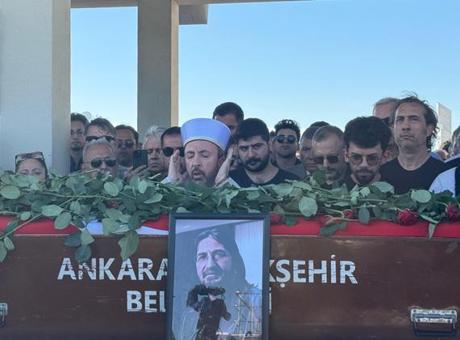 Gazeteci-yazar Nihat Genç Ankara'da son yolculuğuna uğurlandı