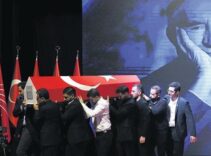 Öymen’in cenaze töreni siyasetin tüm renklerini buluşturdu! ‘Altan Abi’ye veda