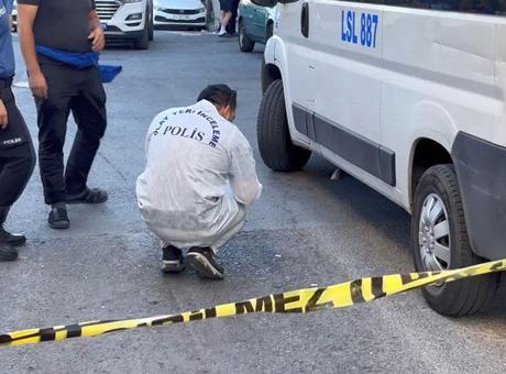 Sultangazi'de dehşet! 3 arkadaş sokakta silahlı saldırıya uğradı