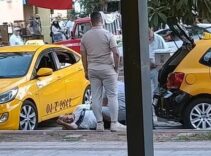 Taksi durağında kavga: İki şoförü ayaklarından vurdu