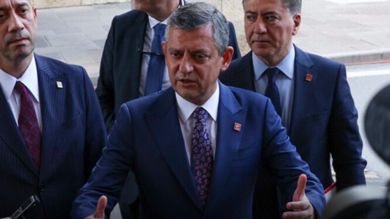 Ankara'da sıcak saatler... Özgür Özel açıklama yapıyor