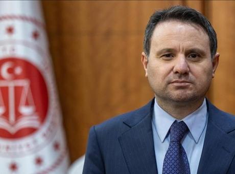 Adalet Bakanı Gürlek, Hukuk Mesleklerine Giriş Sınavı adaylarına başarı diledi