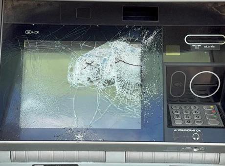 Adana’da ATM’lere zarar veren şüpheli yakalandı! 4 bankayı hedef aldı