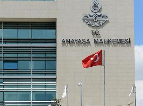 Anayasa Mahkemesi'nden 12 yıldan fazla süren dava için 330 bin liralık manevi tazminat kararı