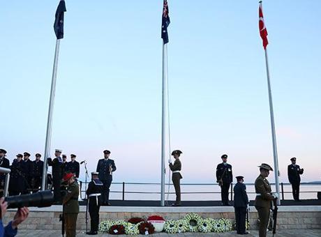 Anzak Koyu'nda geleneksel 'Şafak Ayini' yapıldı