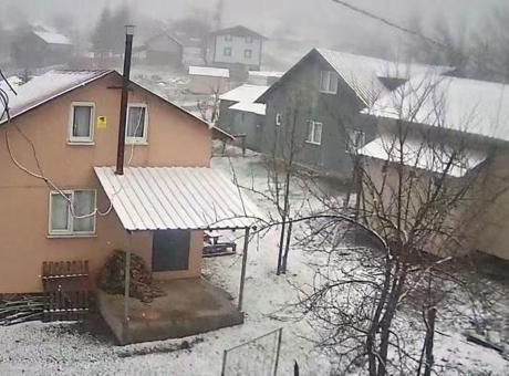 Bahar ortasında kar sürprizi! İstanbul'un yanı başı beyaza büründü
