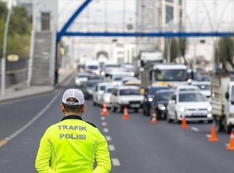 Başkentte 1 Mayıs kutlamaları nedeniyle bazı yollar trafiğe kapatılacak