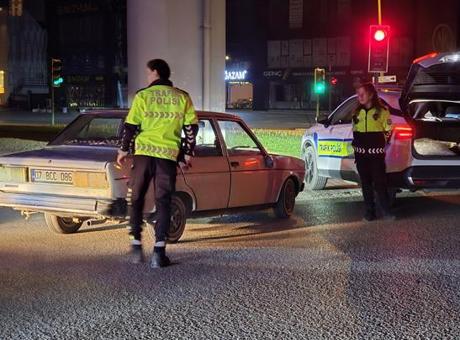 Bursa’da alkollü sürücü 10 kilometrelik kovalamaca sonrası yakalandı! 400 bin TL ceza yedi