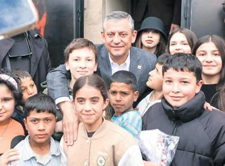 ‘Demokrasi için seçim şart’