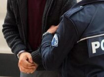 İstanbul'da uyuşturucu satıcılarına yönelik operasyonda yakalanan 16 zanlı tutuklandı