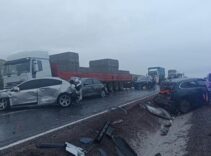 Ortalık savaş alanına döndü! Aksaray'da yolcu otobüsü 10 araca çarparak durabildi