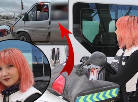 Sadece birkaç saniye sürdü! Kırmızı ışıktaki bu karşılaşma Türkiye'yi duygulandırdı: Ne olur kayıtta olayım