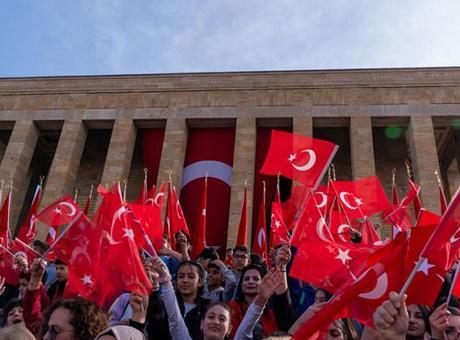 Siyasilerden 23 Nisan mesajları