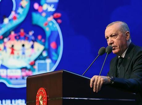 SON DAKİKA HABERLER: Cumhurbaşkanı Erdoğan çocuklara seslendi: Dijital dünyanın tehlikelerine karşı çok dikkatli olun