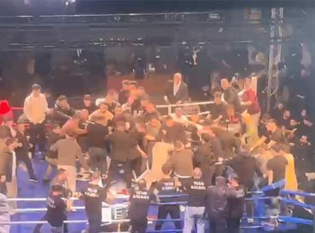 Trabzon’da boks maçı karıştı! Salon savaş alanına döndü: Tek bir hareketle başladı