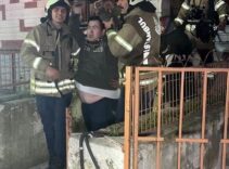 Yangının ortasında can pazarı! Mahsur kalan 20 kişi kurtarıldı