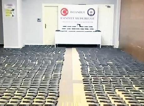 Yeraltı cephaneliğine baskın