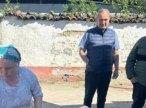 Annesinden öğredi, Türkiye'ye satıyor! Kapısında kuyruk var